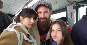 Meireles ailesiyle birlikte metrobüse bindi