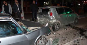5 aracın karıştığı kazada 6 kişi yaralandı