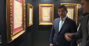 Davutoğlu Ayasofya’da açılışını yaptığı müzeyi gezdi