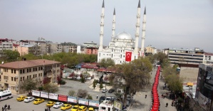 Iğdır’da dev Türk bayrağıyla yürüyüş