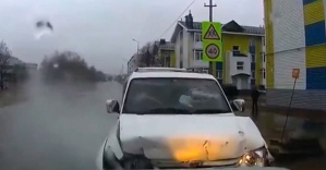 Alkollü gençlerin yolculuğu kazayla bitti