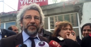 Can Dündar’a silahlı saldırı girişimi