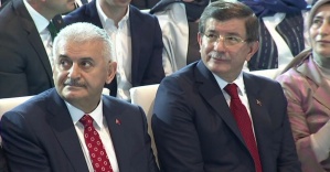 Davutoğlu’nu, Yıldırım ve partililer karşıladı