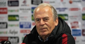 Mustafa Denizli: Kupayı hak eden kazansın!