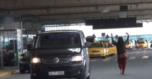 Özbek kadın Yeşilköy Atatürk havalimanını karıştırdı