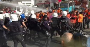 Taksim’e çıkmaya çalışan gruba müdahale