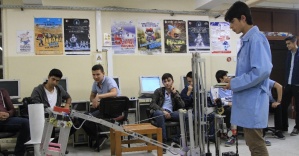 Bu robot tamamen Türk öğrencilerinin eseri