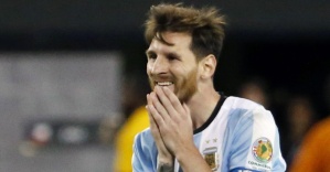 Hakim Messi’ye acımadı