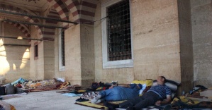 Kırkpınar sevdalıları geceyi Selimiye Camii avlusunda geçirdi