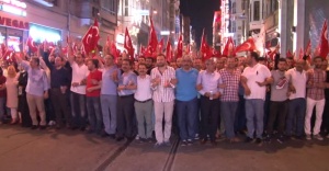 On binler Kasımpaşa’dan Taksim’e yürüdü