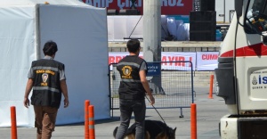 Taksim Meydanı bomba araması için boşaltıldı