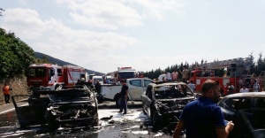 TEM’de zincirleme kaza: Araçlar küle döndü