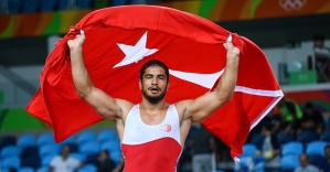 Milli güreşçi Taha Akgül Rio'da altın madalya kazandı