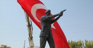 Ömer Halisdemir'in heykeli açıldı