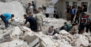 Halep&#039;te yerleşim alanlarına hava saldırısı: 56 ölü