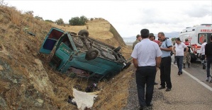 
Elazığ'da minibüs şarampole devrildi: 2 ölü, 12 yaralı
