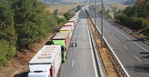 Kapıkule&#039;de 25 kilometrelik TIR kuyruğu