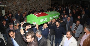PKK'nın katlettiği muhtarın cenazesi toprağa verildi