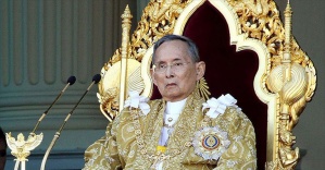 Tayland Kralı Adulyadej 70 yıllık krallıktan sonra hayata veda etti