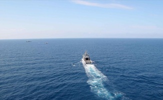 Akdeniz'de göçmenleri taşıyan bot alabora oldu
