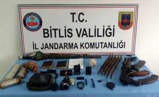 Bitlis'teki terör operasyonunda 3 el yapımı patlayıcı imha edildi