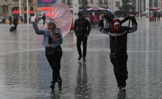 İstanbul'da sağanak etkili oldu