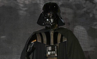 Saf altın Darth Vader maskesi 1,4 milyon dolardan satışta