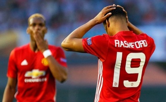 Manchester United deplasmanda galip