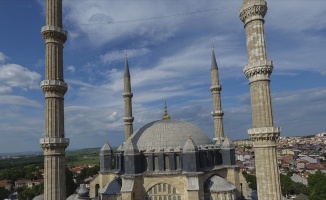 Selimiye'nin minareleri mahyayla süslendi