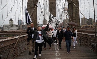 ABD&#039;deki Beşiktaşlılar Brooklyn Köprüsü&#039;nde