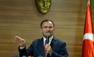 Adalet Bakanı Bozdağ: Siyasal hesaplaşmanız varsa buna Türkiye'nin yargısını alet etmeyin
