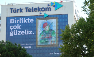 15 Temmuz kahramanlığının resmi, tuvalden Türk Telekom binalarına giydirildi