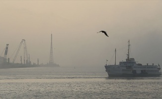 İstanbul'da yoğun sis ulaşımı olumsuz etkiledi