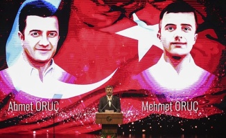 Şehit babasından Cumhurbaşkanı Erdoğan&#039;ı ağlatan şiir