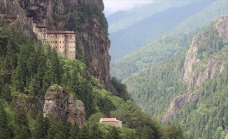 Sümela Manastırı girişindeki 60 tonluk kaya düşürülecek