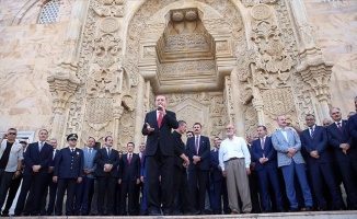 Cumhurbaşkanı Erdoğan Sarayburnu Camisi'nin açılışını yaptı