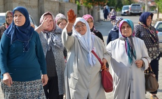 Sevim ninenin hac yolculuğu başladı