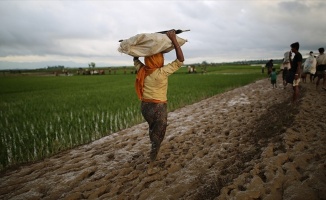 Bangladeş'e geçen Arakanlı Müslümanların sayısı artıyor