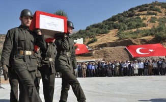 Hakkari'de şehit güvenlik korucusu için tören