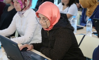 Türk Telekomdan kadınlara "internet" eğitimi