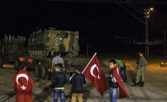 Hatay'a gelen askeri araçlar sınıra sevk edildi