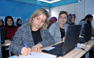 "Türk Telekom Gezici Eğitim Tırı" Kayseri'de