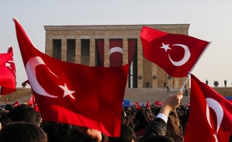 Anıtkabir vatandaşların akınına uğradı