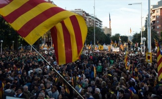 Barselona'da tutuklu Katalan siyasetçilerin serbest bırakılması için protesto