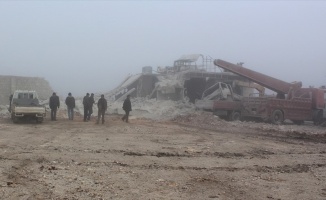 Esed rejimi 'varil' bombasıyla can almayı sürdürüyor