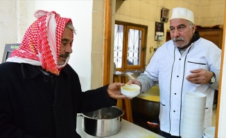 'Peygamber geleneğini' şafak vakti sürdürüyorlar