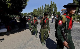 Arakan'da polis protestocuların üzerine ateş açtı: 7 ölü