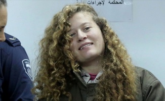 'Filistinli cesur kız' Ahed'in tutukluluk süresi uzatıldı
