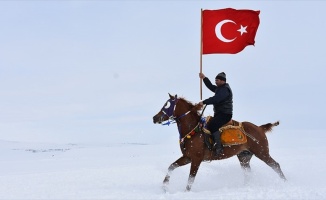 Çıldır Gölü kış şölenine hazır