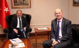 Başbakan Yardımcısı Akdağ, İngiltere Büyükelçisini kabul etti
